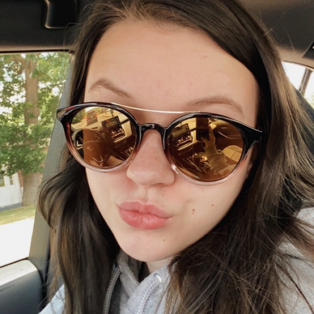 Meet your Posher, Sydney